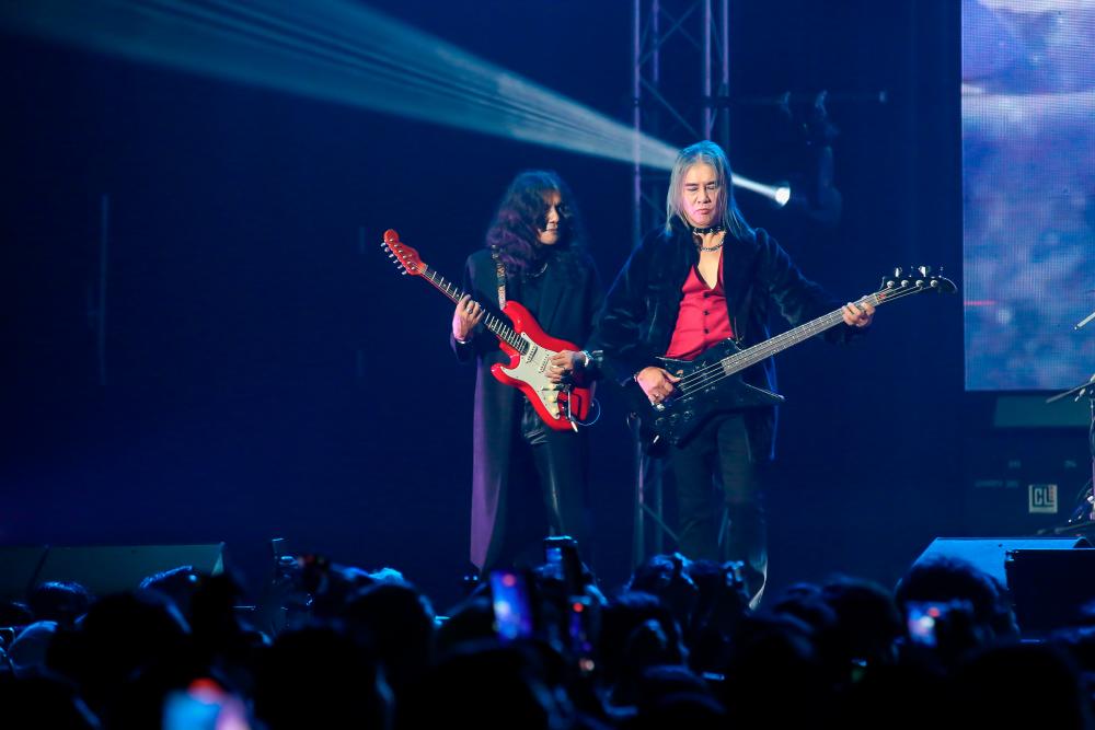 (From left) Guitarist Man Kidal and bassist Nasir. $!(From left) Guitarist Man Kidal and bassist Nasir.