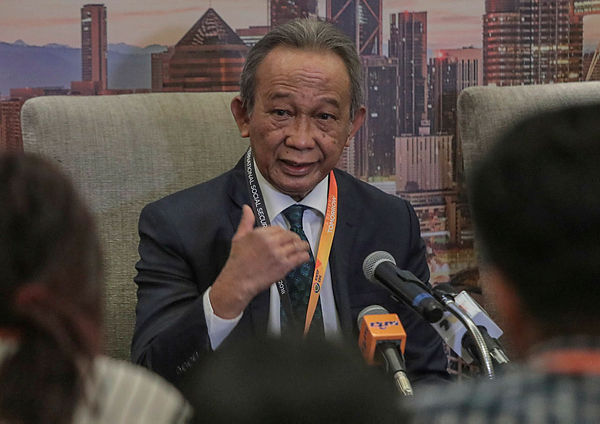 EPF Chairman tight-lipped on 2018 dividend payout
