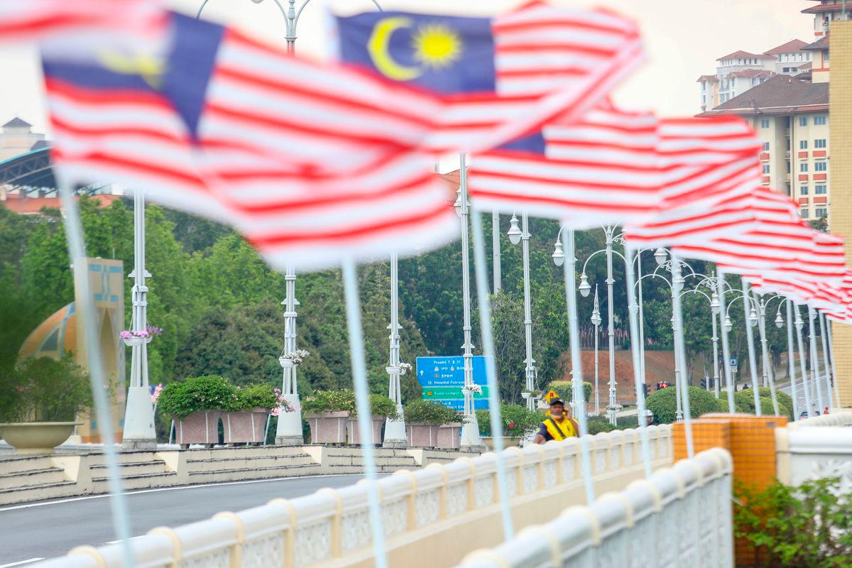 Gambar Hiasan Sahaja: Jalur Gemilang - AMIRUL SYAFIQ/ THESUN