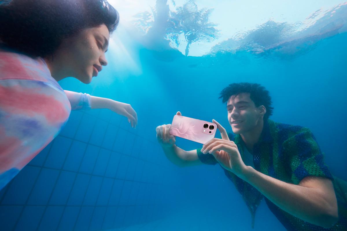 $!Built with IP69, IP68 and IP66 ratings, the OPPO A6 Pro 5G stands strong through water exposure.
