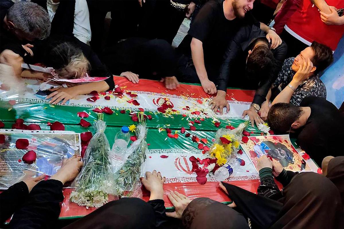 AFP PHOTO / HO / Iranian Red Crescent
