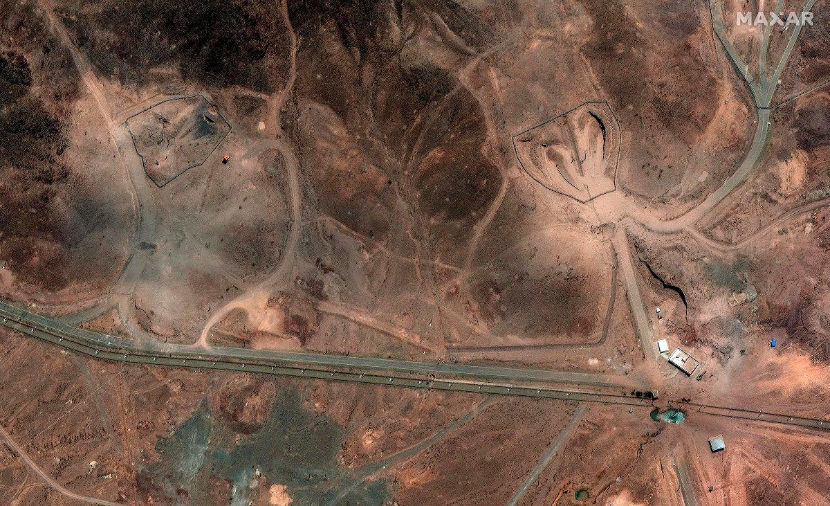 This handout satellite picture provided by Maxar Technologies and taken on June 24, 2025, shows new airstrike craters at the entrance of Iran’s Fordow Fuel Enrichment Plant (FFEP), northeast of the city of Qom. - AFP PHOTO/ SATELLITE IMAGE ©2025 MAXAR TECHNOLOGIES
