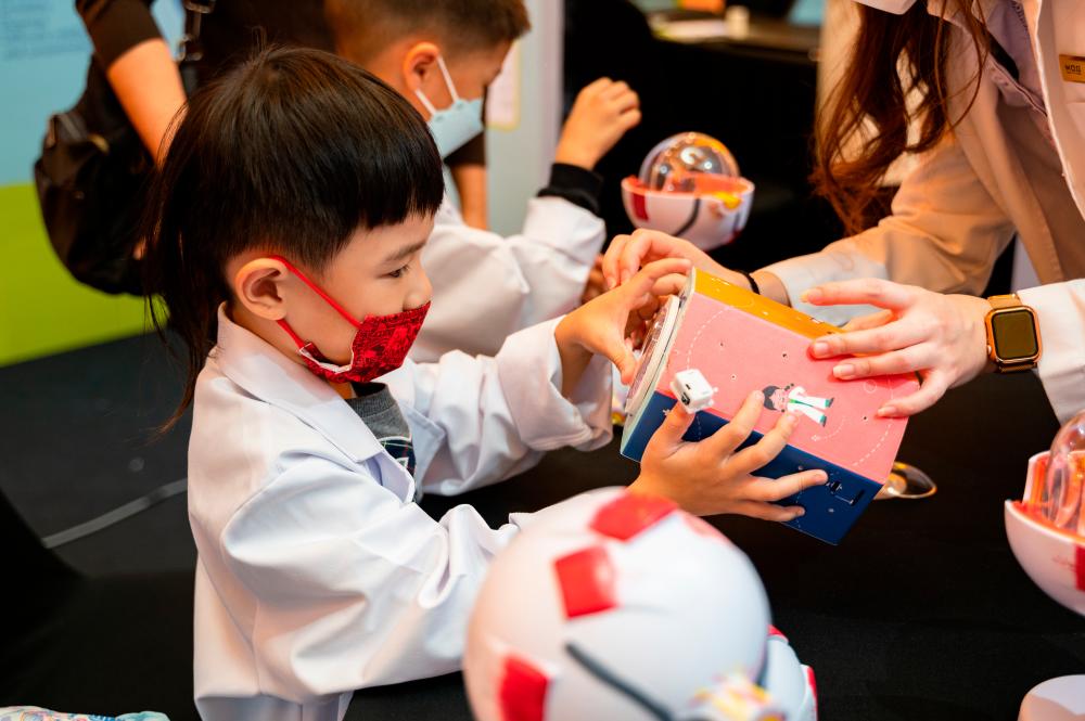 $!Reinventing the Future of Eye Care