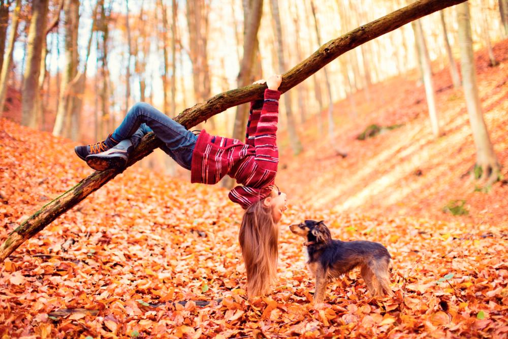 Children who feel more connected to nature also report feeling happier. © miljko / Istock.com