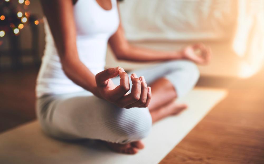 Participants in the study were 3.5 times more likely to improve their sleep after a complete 12-week program of physiotherapy or yoga. © PeopleImages / IStock.com