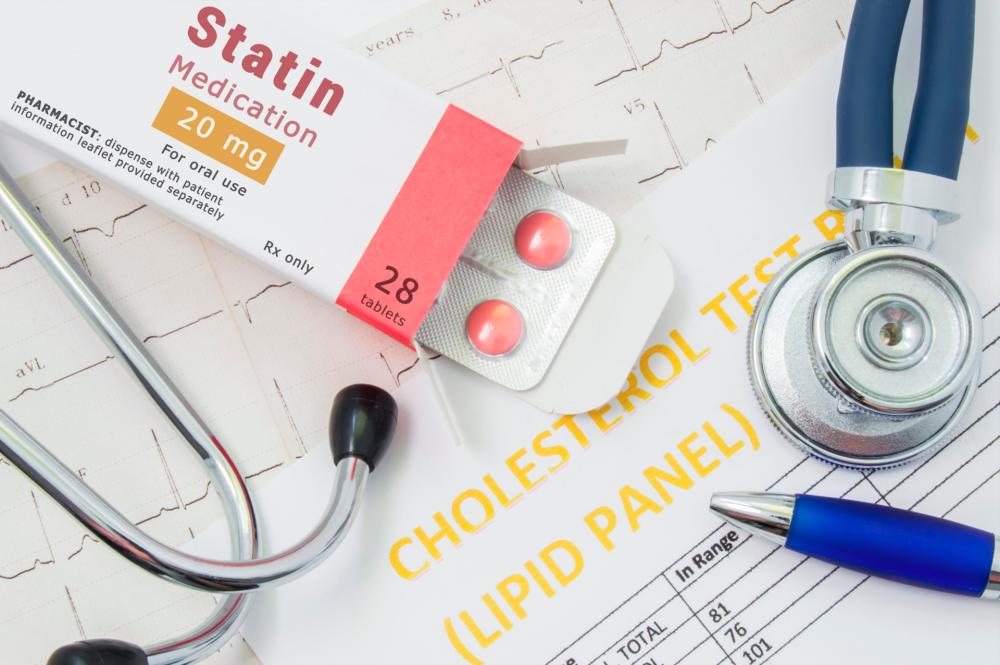 Treating younger people with high cholesterol levels may help reduce their risk of heart attack or stroke in later life, a major study showed on Dec 4. © Shidlovski / IStock.com