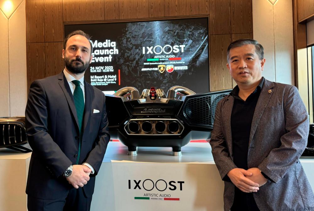 $!(From left) Mr Giovanni Panini, Founder of iXOOST and Mr Soong Jan Hsung, CEO of VSTECS Astar Sdn Bhd.