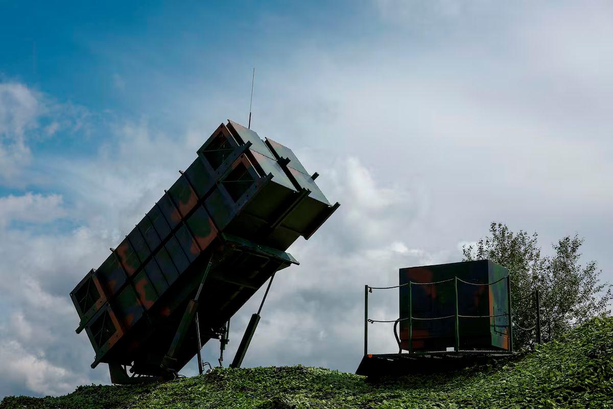 A launcher of a Patriot air defence system of the Ukrainian Air Forces is seen on the ground, amid Russia’s attack on Ukraine, in an undisclosed location, Ukraine August 4, 2024. REUTERS/Valentyn Ogirenko/File Photo