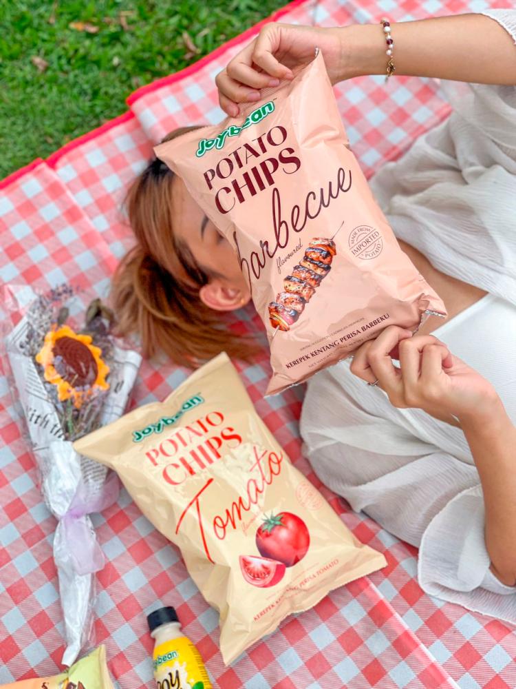 $!The all-new 100g pack of Joybean potato chips is perfect for sharing with friends and family.