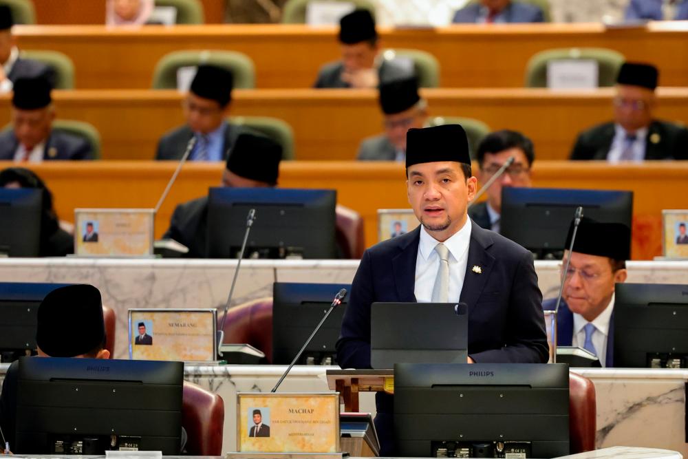 ISKANDAR PUTERI, 27 March -- Johor Menteri Besar Datuk Onn Hafiz Ghazi delivered the closing speech at the Second Conference of the 15th State Legislative Assembly at Bangunan Sultan Ismail, Kota Iskandar today. BERNAMAPIX