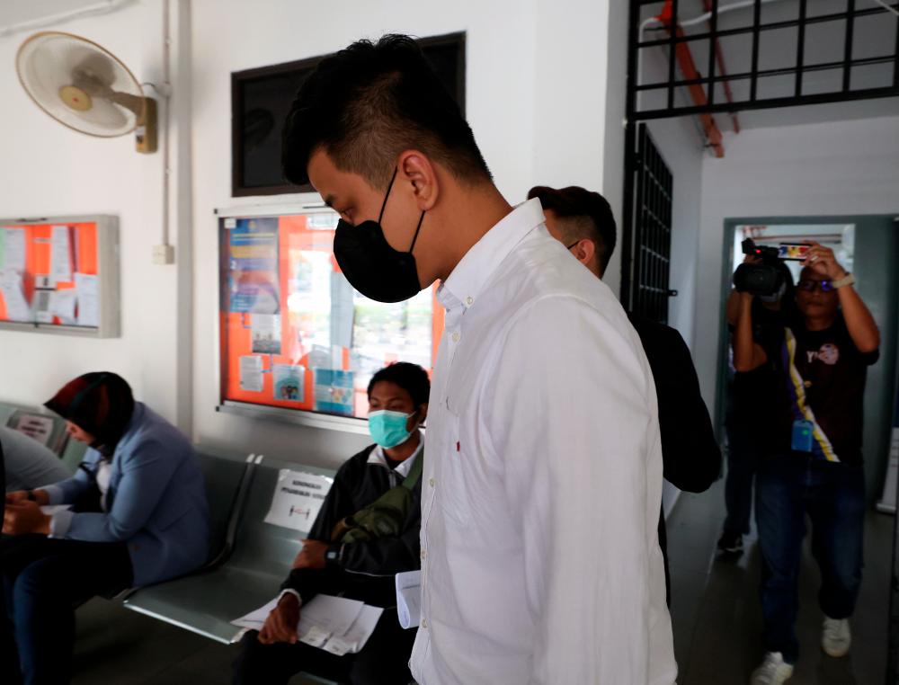 BATU PAHAT, 6 April -- Salesman, Tan Min Chun, 32, pleaded not guilty in the Magistrate’s Court today, to the charge of reckless driving that caused the death of a man in Jalan Parit Jalil, Parit Sulong late last month. BERNAMAPIX