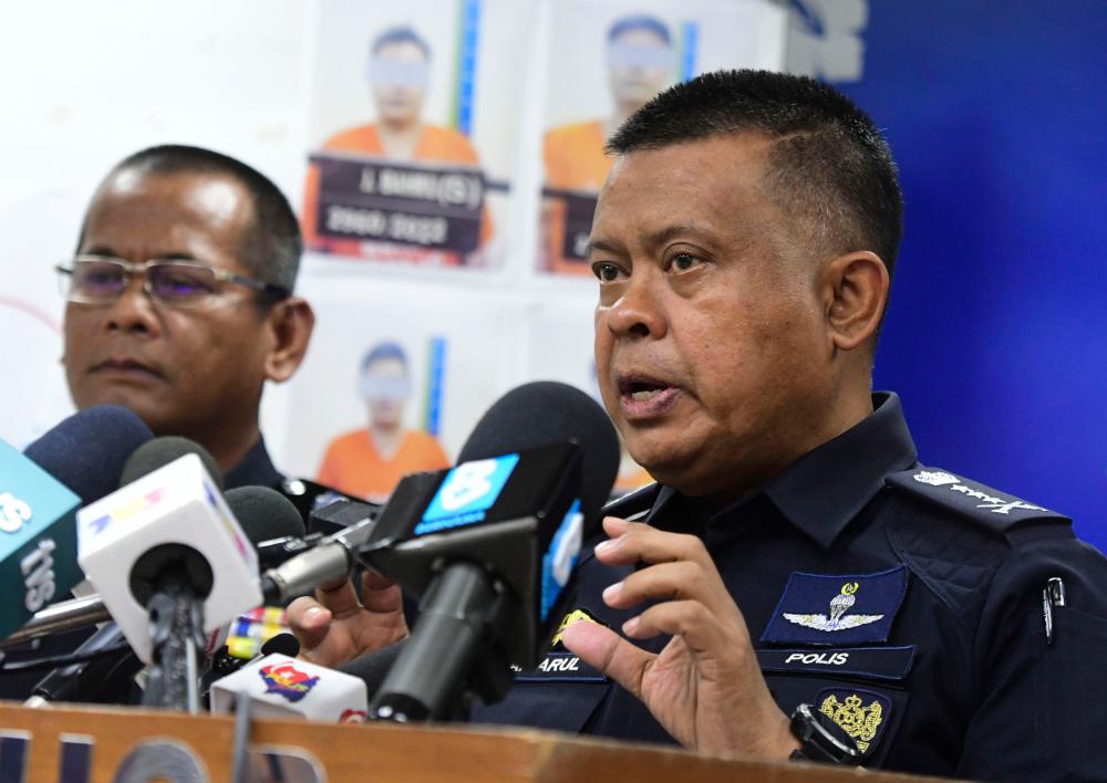 JOHOR BAHRU, 29 Sept -- Ketua Polis Johor Datuk Kamarul Zaman Mamat ketika sidang media di Ibu Pejabat Polis Kontinjen Johor hari ini. fotoBERNAMA