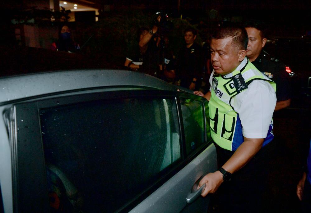 Yesterday, Johor police chief Datuk Kamarul Zaman Mamat was reported to have said that the incident occurred at the home of the salesman, who is a friend of the child’s father/BERNAMAPIX