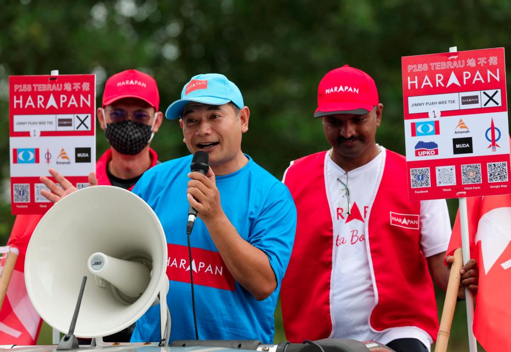 PKR deputy president Rafizi Ramli (middle) - BERNAMAPIX