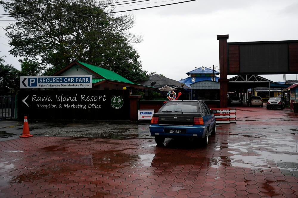 It is quiet at the entrance of Jeti Mersing as there is no tourist activities due to the rainy season —fotoBERNAMA (2021) HAK CIPTA TERPELIHARA