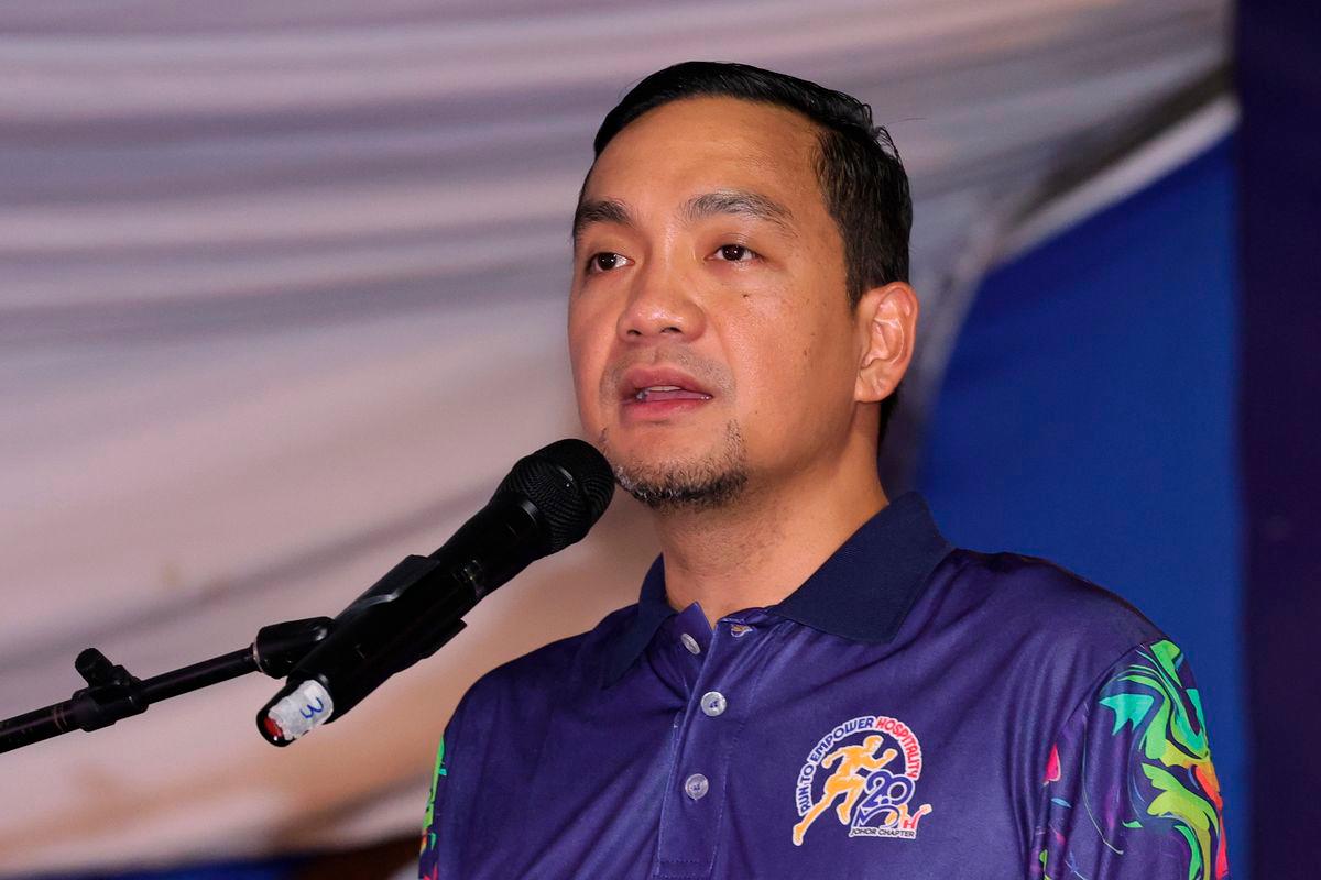 Johor Menteri Besar Datuk Onn Hafiz Ghazi - Bernamapix
