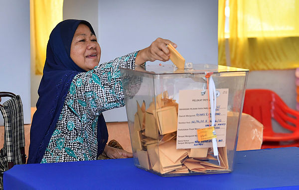 Early voting has begun this morning for the by-election at Tanjung Piai. — Bernama