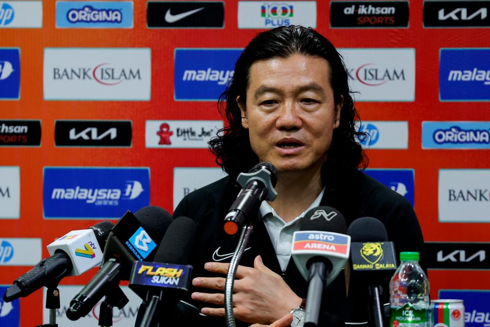 JOHOR BAHRU, March 22 -- Harimau Malaya coach Kim Pan Gon at a press conference ahead of the Tier 1 international friendly match against Turkmenistan at a hotel today. BERNAMAPIX