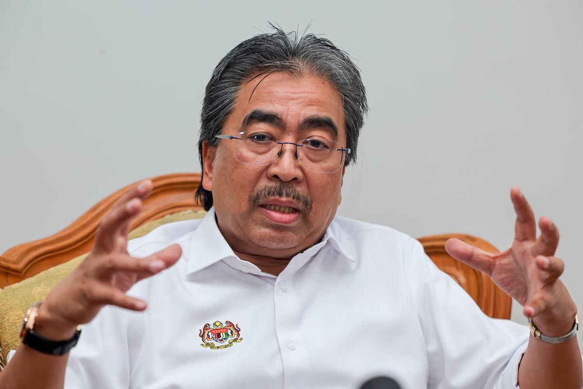 Minister Plantation and Commodities, Datuk Seri Johari Abdul Ghani - BERNAMApix
