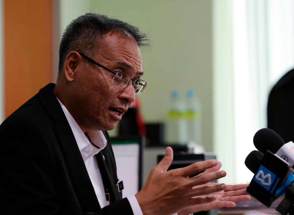 JOHOR BAHRU, Oct 8 -- Johor State Environment Department Director Dr Mohd Famey Yusoff when met by Bernama during an interview session at Wisma Alam Sekitar Johor Bahru today. BERNAMAPIX