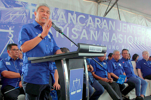 BN chairman Datuk Seri Dr Ahmad Zahid Hamidi speaks at the launch of the Tanjung Piai BN election machinery at the Pontian Umno Division office today. — Bernama