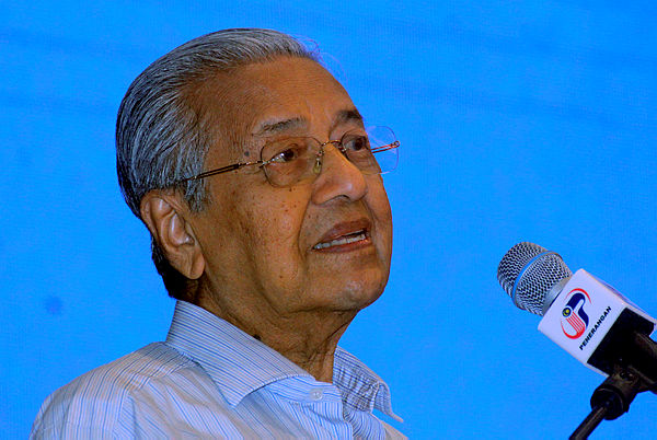 Prime Minister, Tun Dr Mahathir Mohamad was speaking during a Leader with People Session at Sekolah Jenis Kebangsaan Cina Bin Chong today. — Bernama