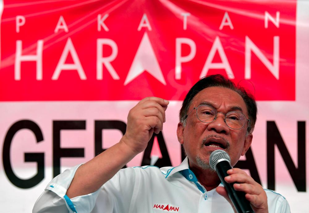 PKR president Datuk Seri Anwar Ibrahim during a casual discussion held at PKR’s Tanjung Piai branch office on Nov 11, 2019. — Bernama