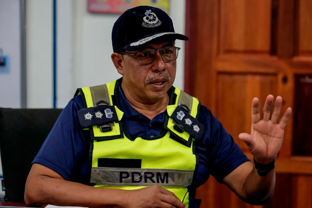 Ketua Polis Daerah Batu Pahat, ACP Ismail Dollah. - fotoBERNAMA