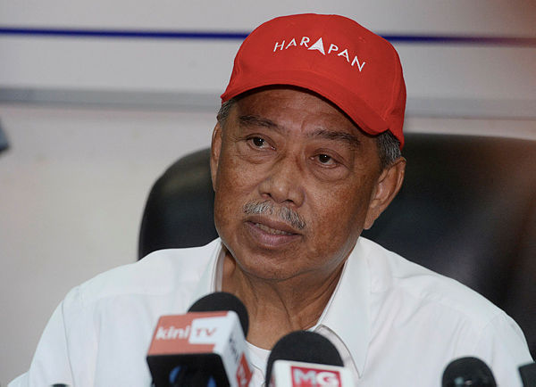 Bersatu president, Tan Sri Muhyiddin Yassin at a press conference on the Tanjung Piai by-election in Pontian today. — Bernama