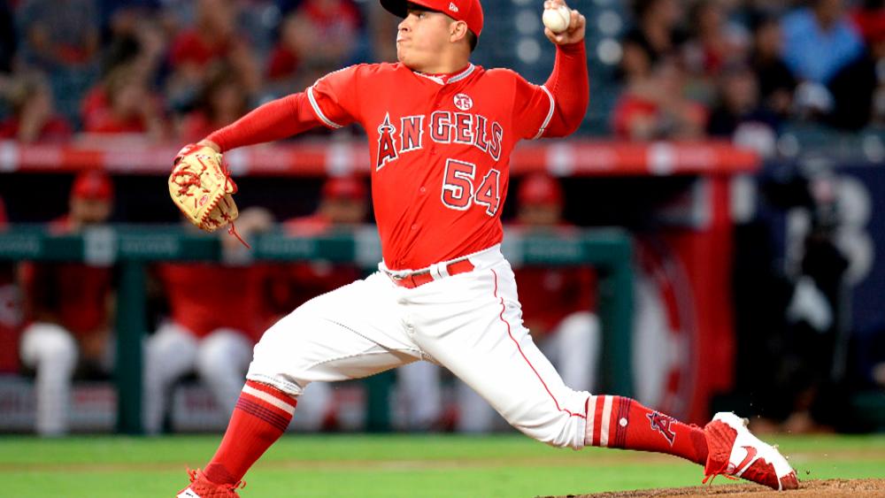 Angels fend off Astros for 4-2 win