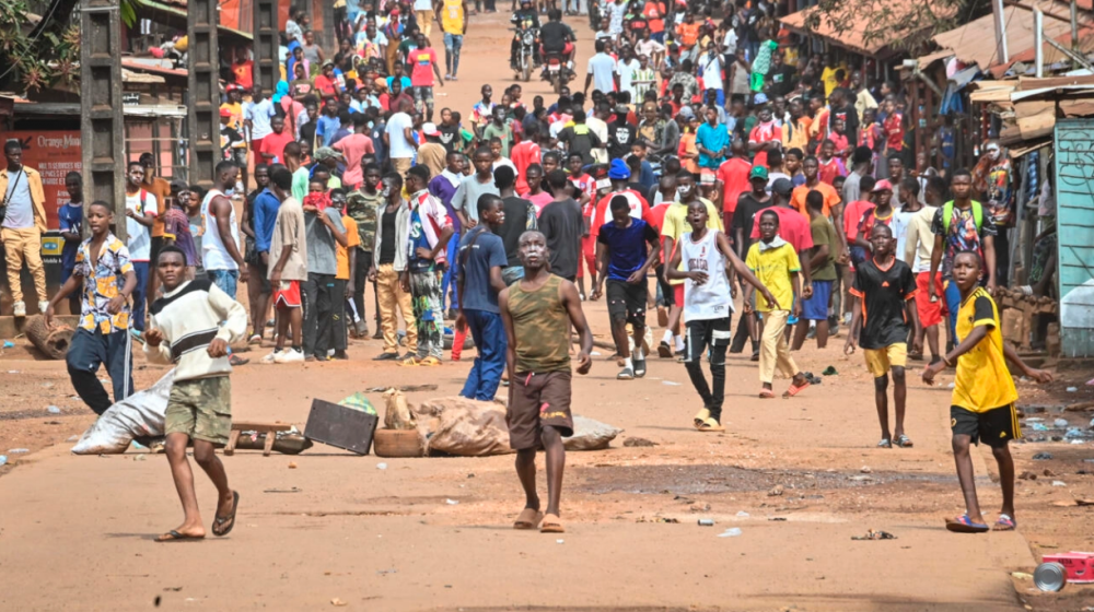 Guinea’s ruling junta has agreed to restore civilian rule in two years, after facing sanctions over its original plan for a three-year transfer of power. AFPPIX