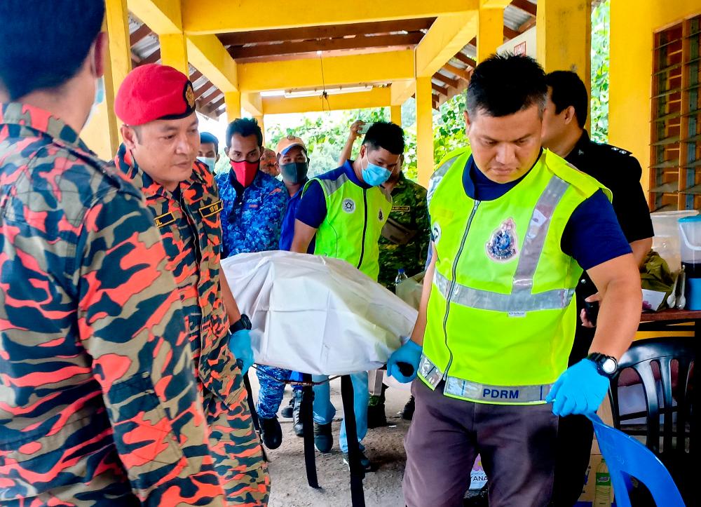 The body of the seventh boat wreck victim, known as Che Wadi Bakar, 44, was found near Pulau Perhentian Island at 10.30am today. - Bernama