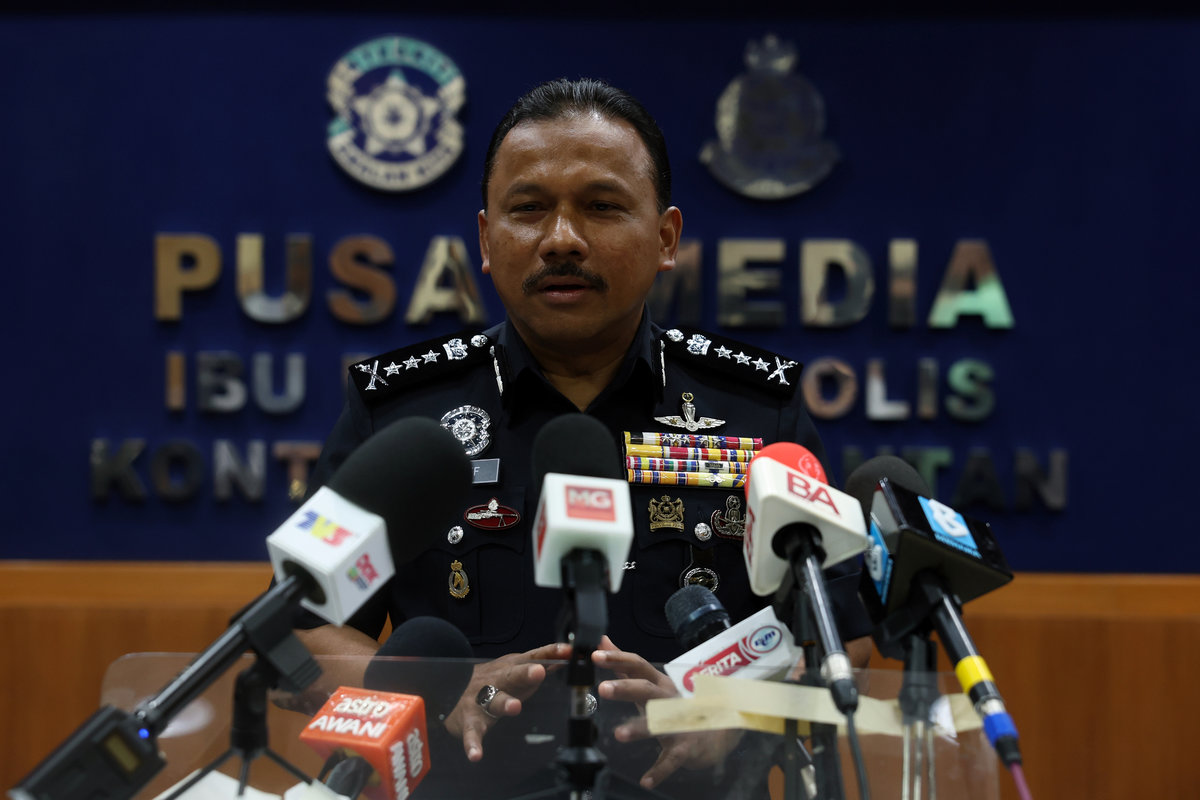 Kelantan Police Chief Datuk Mohd Yusoff Mamat speaking at a press conference after the Monthly Assembly at the Kelantan Contingent Police Headquarters today. – BERNAMA