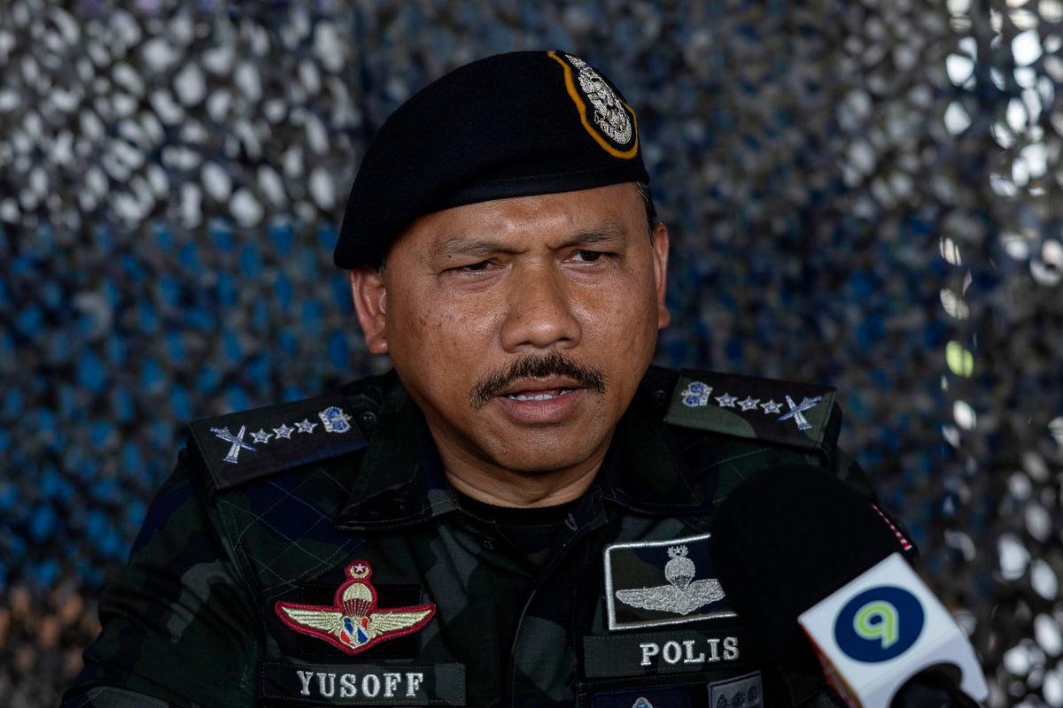 Ketua Polis Kelantan Datuk Mohd Yusuff Mamat bercakap pada sidang media selepas melakukan lawatan di beberapa kawasan sempadan Malaysia - Thailand di sini hari ini- BERNAMA