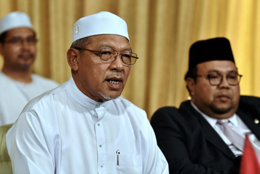 Kelantan Mentri Besar Datuk Ahmad Yakob.