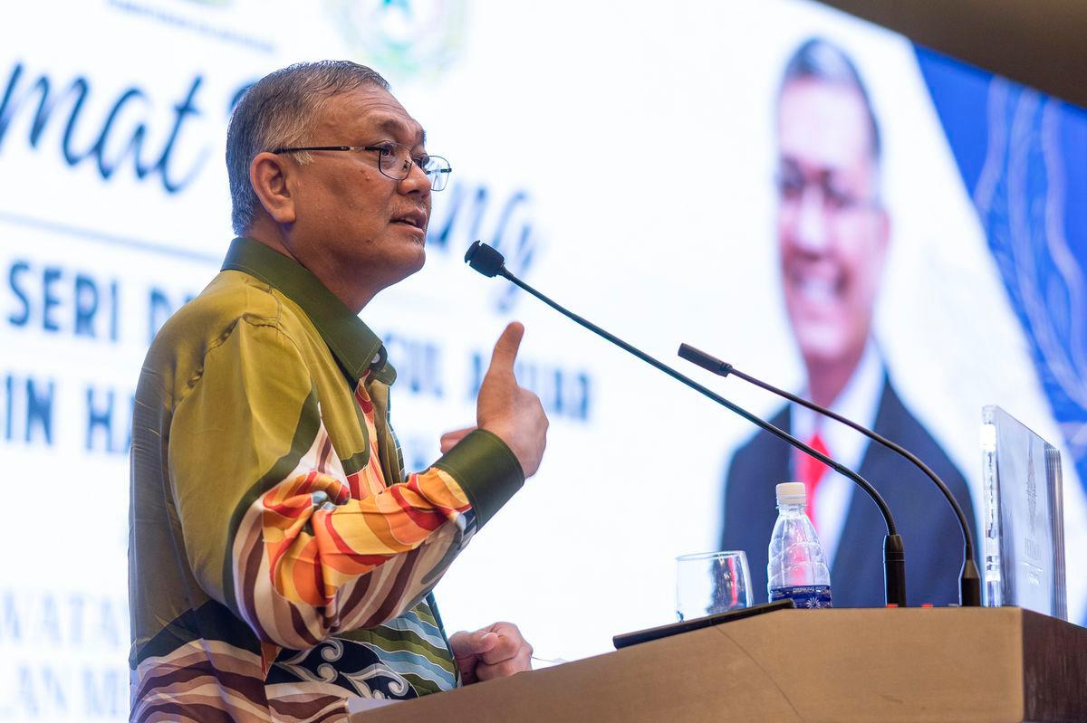 Deputy Home Minister Datuk Seri Dr Shamsul Anuar Nasarah - Bernamapix