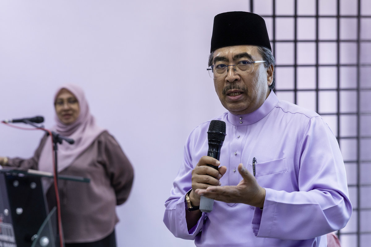 Plantation and Commodities Minister Datuk Seri Johari Abdul Ghani. - BERNAMA