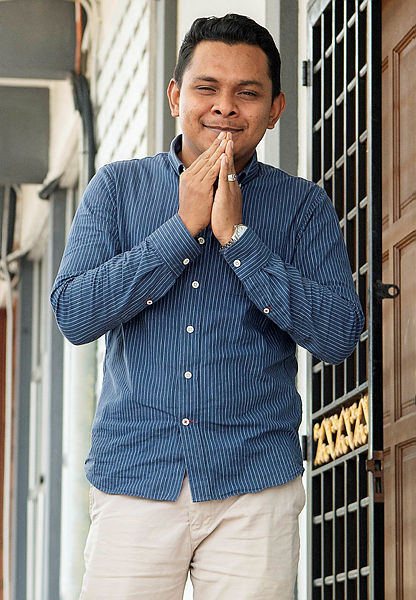 Mohd Faizu Ramli celebrates after winning the lawsuit against the police and government at the Kota Baru sessions’ court on April 17, 2019. — BBXpress