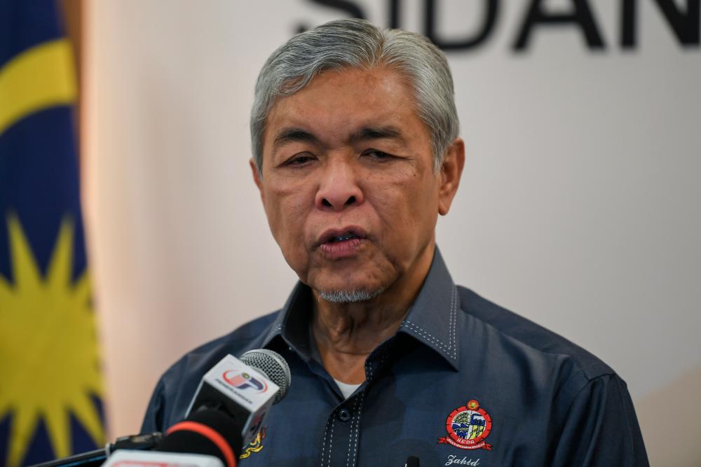 ALOR SETAR, 5 Mac -- Timbalan Perdana Menteri, Datuk Seri Dr Ahmad Zahid Hamidi pada sidang media ketika lawatan kerja di Lembaga Kemajuan Wilayah Kedah (KEDA) hari ini. fotoBERNAMA