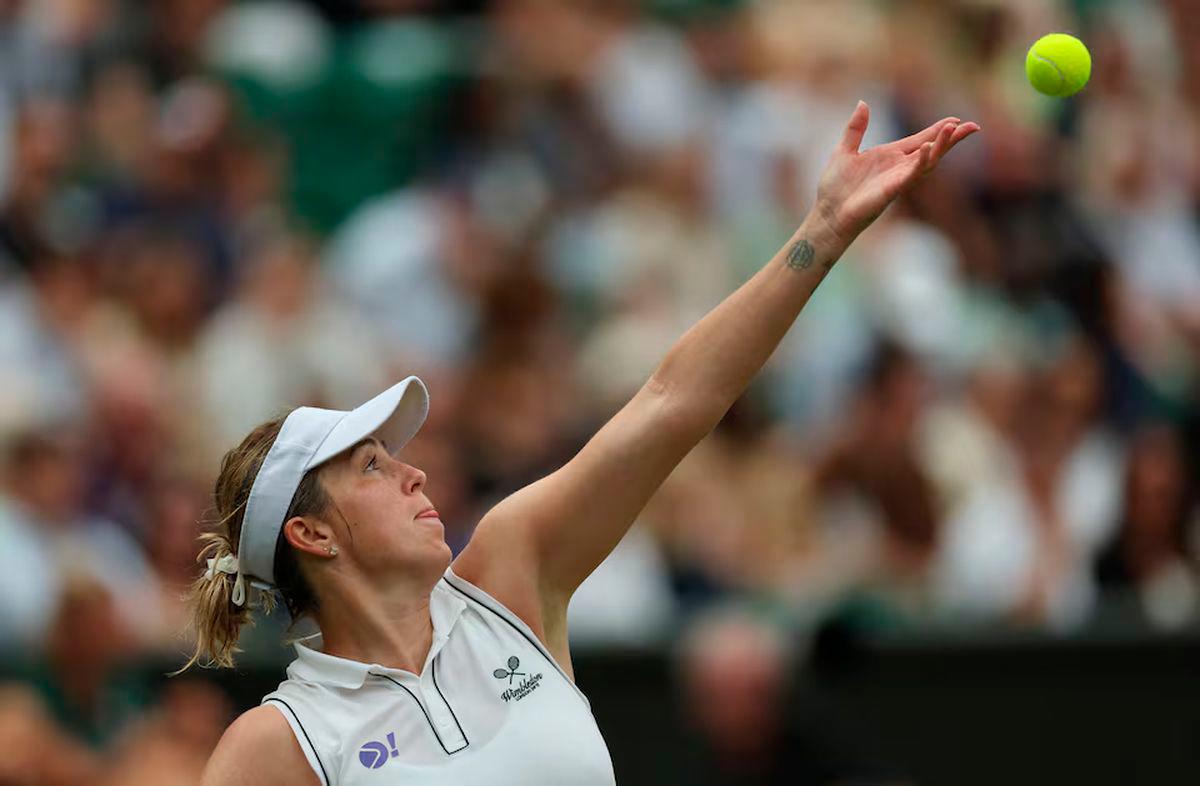 Tennis - Wimbledon - All England Lawn Tennis and Croquet Club, London, Britain - July 6, 2025 Russia’s Anastasia Pavlyuchenkova in action during her round of 16 match against Britain’s Sonay Kartal REUTERS/Isabel Infantes
