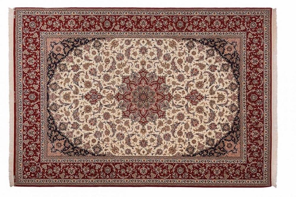 $!Esfahan rugs are of the highest quality in terms of their composition of patterns, materials, and designs. –Kinsley