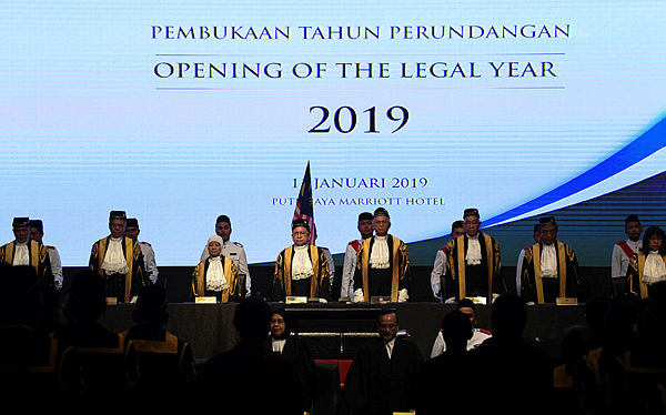 Chief Justice Tan Sri Richard Malanjum (4th from L) at the launch of Legal Year 2019 in Putrajaya on Jan 11, 2019. — Bernama