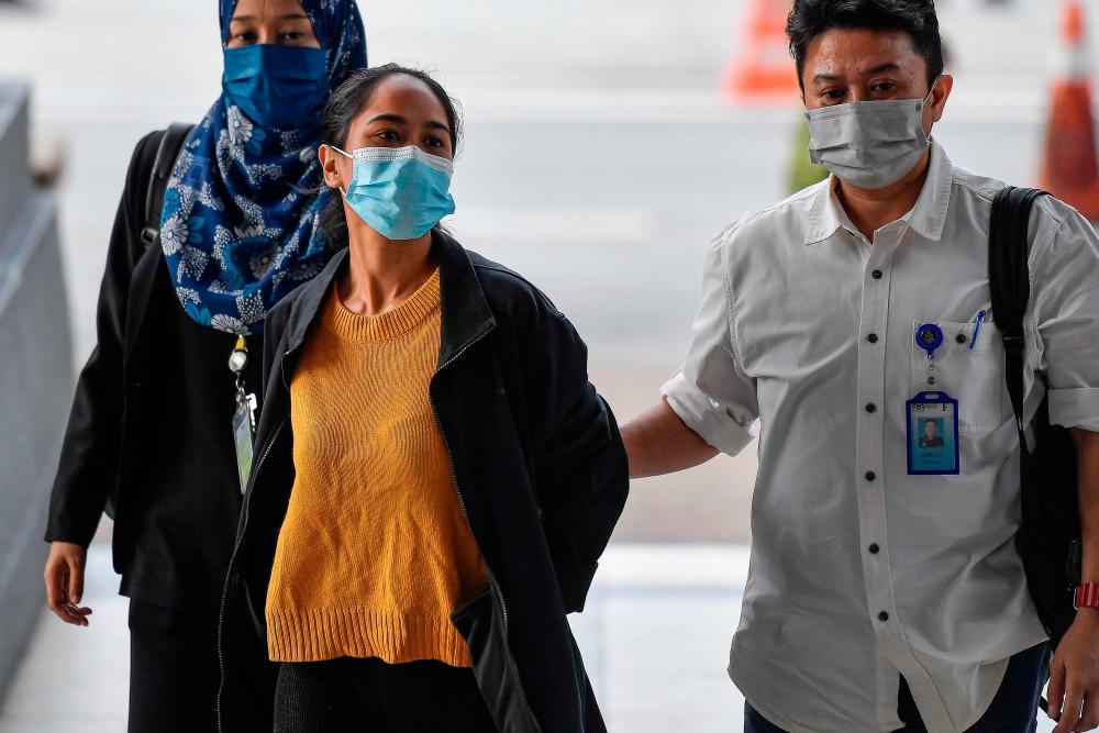 Hakim Siti Aminah menetapkan wang jaminan RM20,000 serta dilarang memuat naik sebarang kenyataan di media sosial. Mahkamah menetapkan 18 Ogos ini untuk sebutan semula kes. - fotoBERNAMA