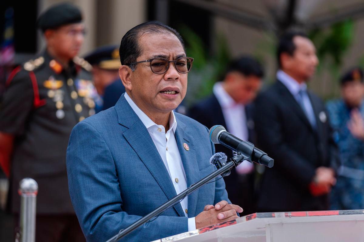 Menteri Pertahanan, Datuk Seri Mohamed Khaled Nordin berucap pada Majlis Pelancaran Sambutan Hari Kebangsaan dan Hari Malaysia (HKHM) Peringkat Kementerian Pertahanan Tahun 2025 di Dataran Wisma Pertahanan hari ini -fotoBERNAMA