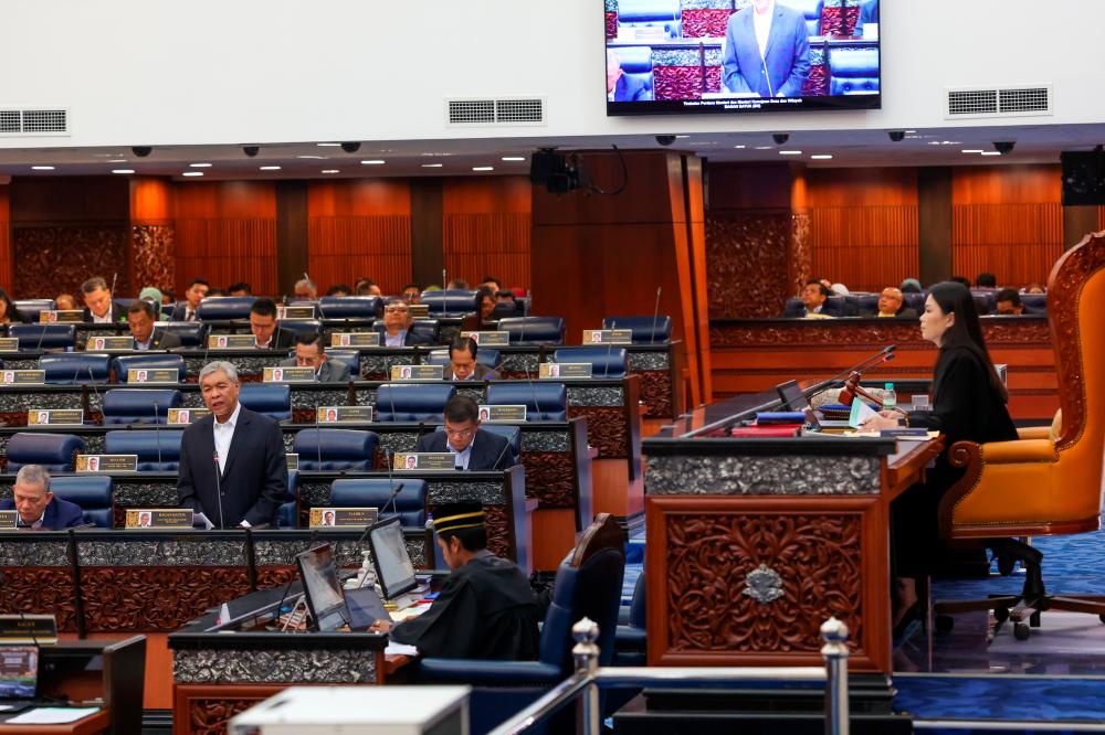 KUALA LUMPUR, Feb 15 -- Deputy Prime Minister and Rural and Regional Development Minister Datuk Seri Ahmad Zahid Hamidi spoke at the First Meeting of the Second Term of the 15th Parliament at Parliament Building today. BERNAMAPIX