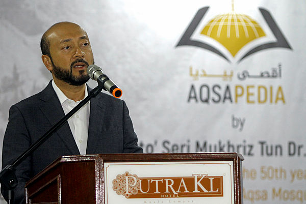 Look for ways to balance agricultural and development land in Kedah: Mukhriz