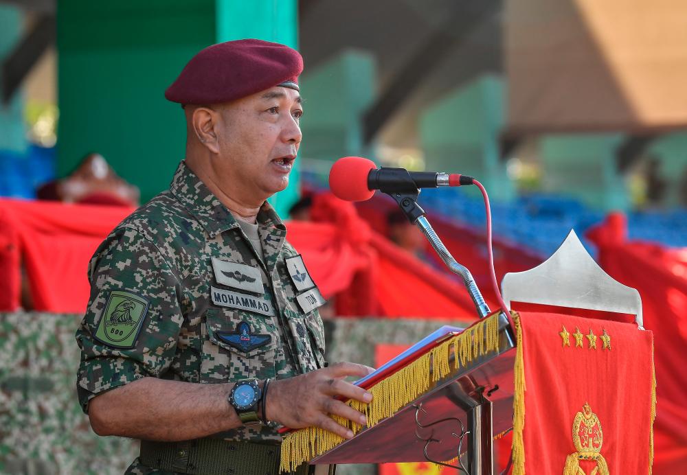 KUALA LUMPUR, May 2 -- Chief of the Army General Datuk Seri Mohammad Ab Rahman delivered a speech at the 29th Army Commander-in-Chief’s Parade Ceremony at the Army Commander’s Square, Camp Perdana Sungai Besi today. BERNAMAPIX