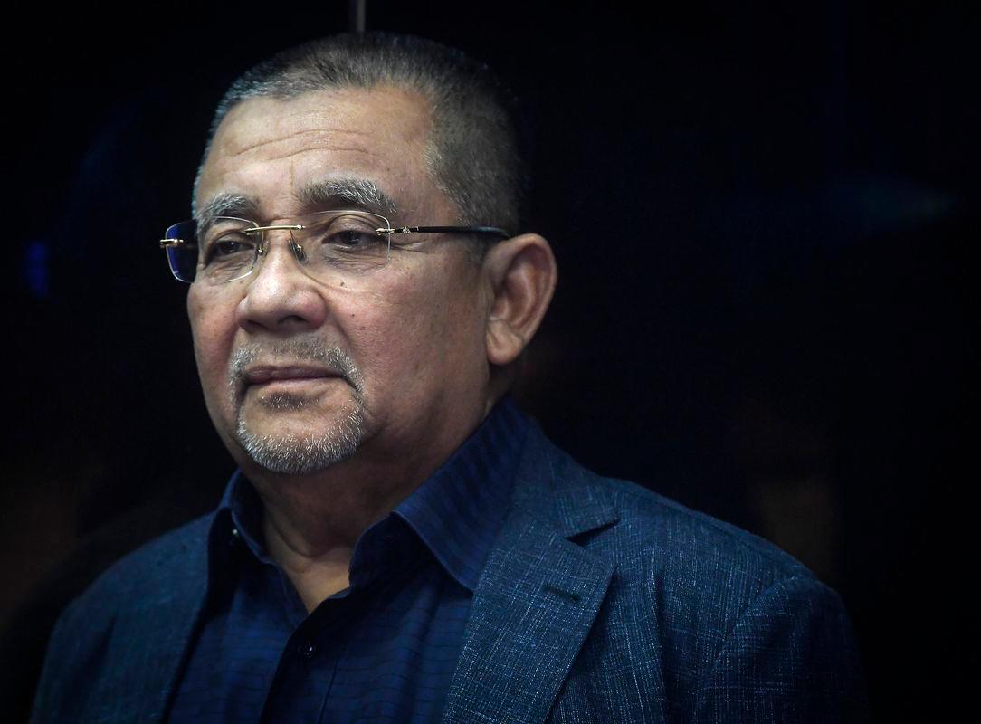 Tan Sri Mohd Isa Abdul Samad - Bernamapix