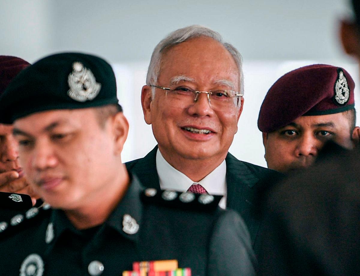 Bekas Perdana Menteri Datuk Seri Najib Tun Razak ketika hadir bagi prosiding sambung bicara kes penyelewengan dana 1Malaysia Development Berhad (1MDB) yang dihadapinya di Mahkamah Tinggi pada Feb 19, 2025-fotoBERNAMA