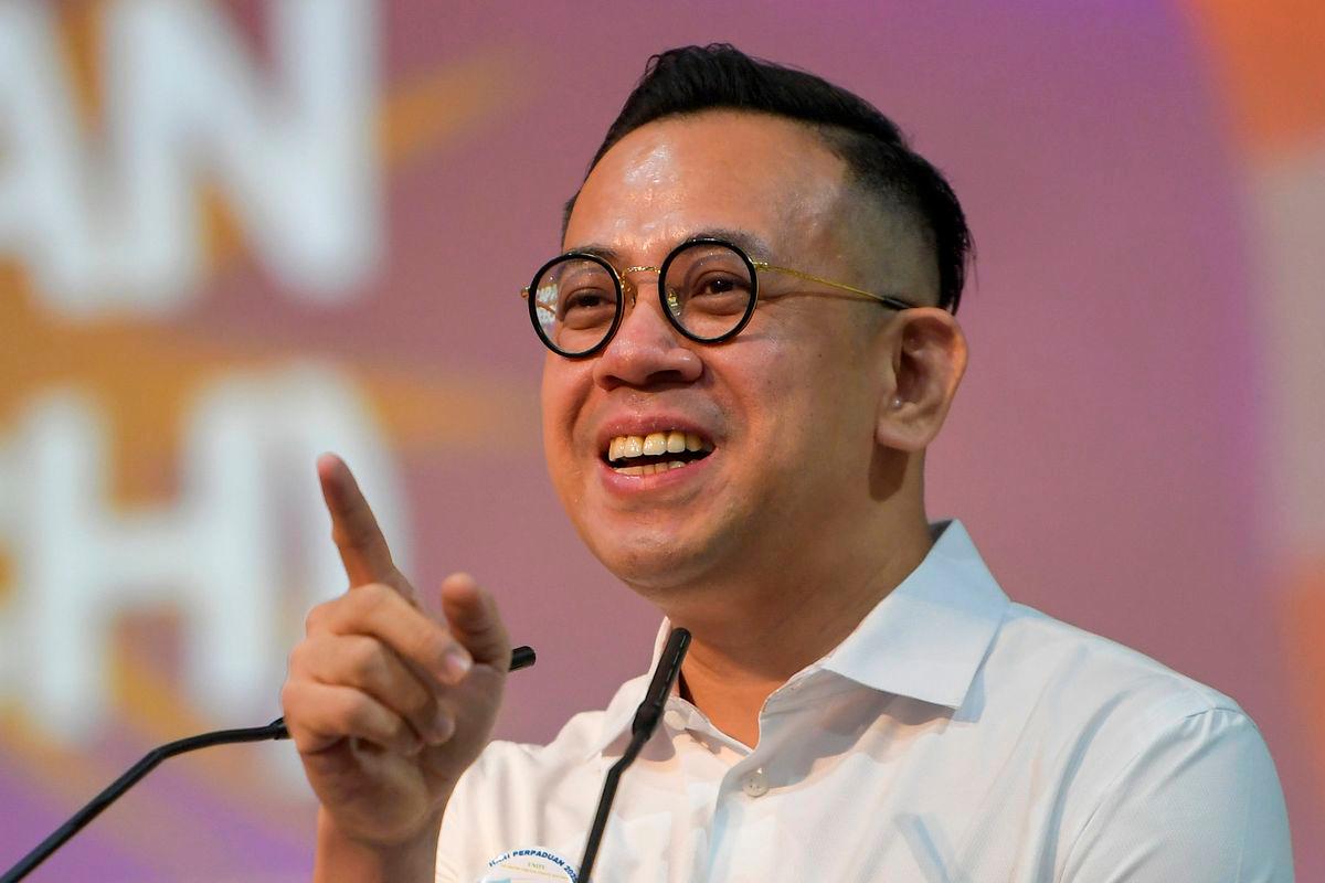 Human Resources Minister Steven Sim - Photo by BERNAMA